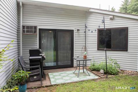 8 Knoll Lane Simsbury CT 06089