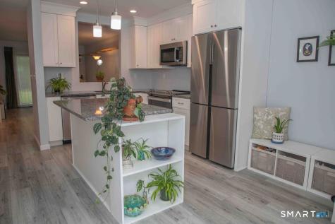 8 Knoll Lane Simsbury CT 06089