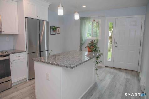 8 Knoll Lane Simsbury CT 06089