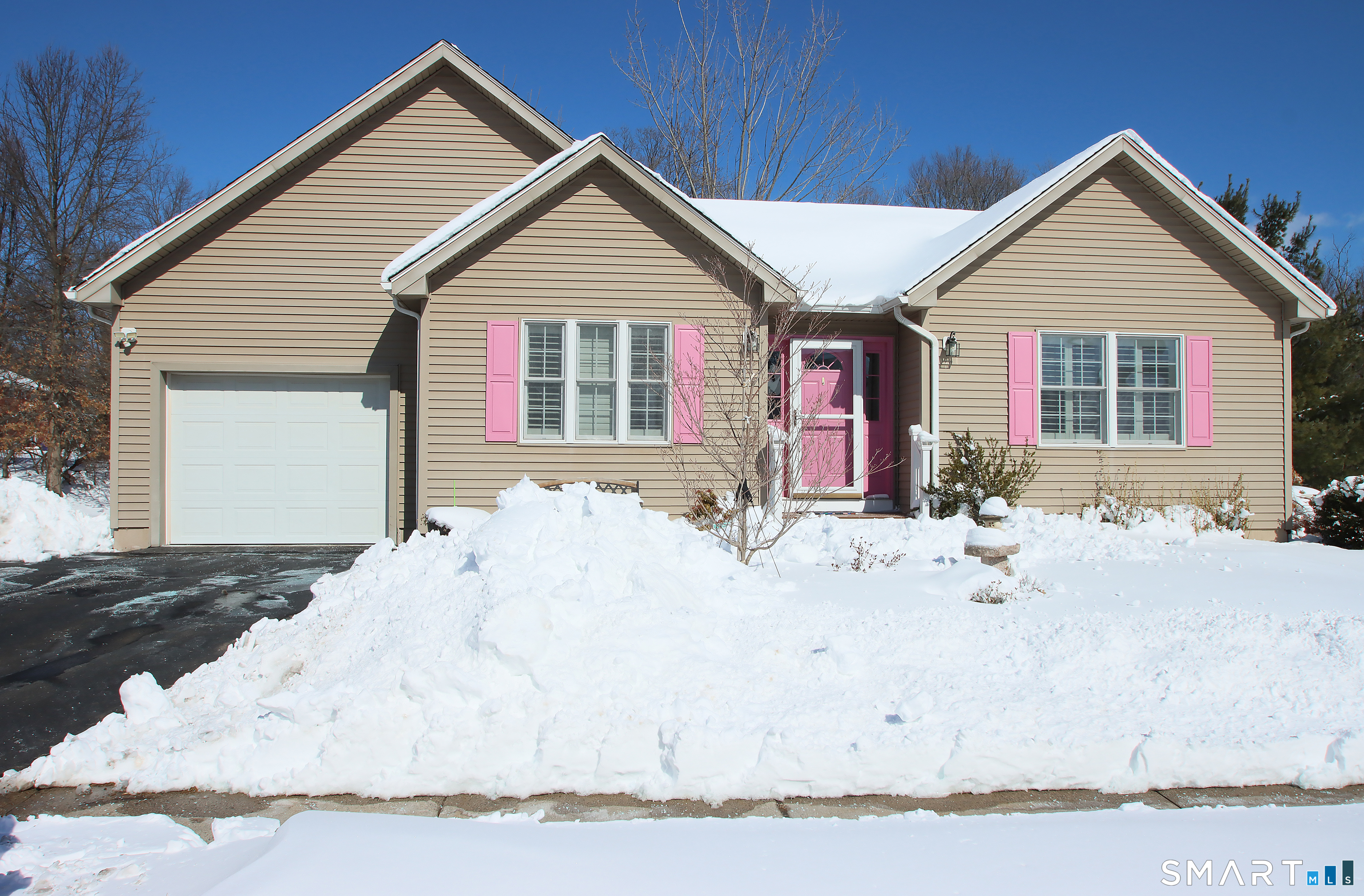 25 Dacosta Drive Newington CT 06111