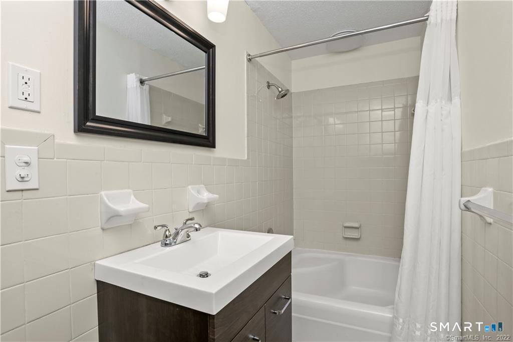 25 Ellsworth Street Bridgeport CT 06605