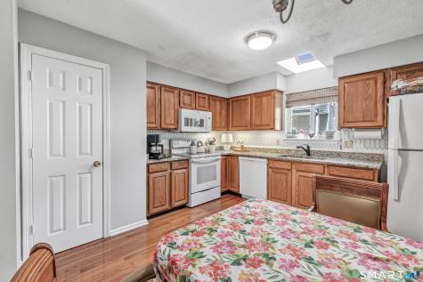 30 Ivy Grove Court Shelton CT 06484