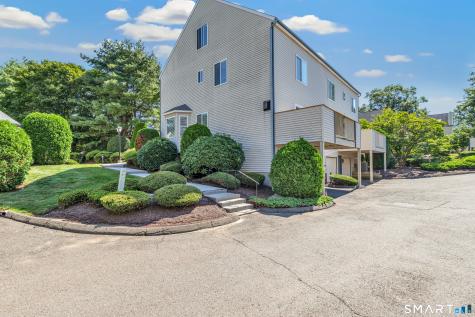 30 Ivy Grove Court Shelton CT 06484