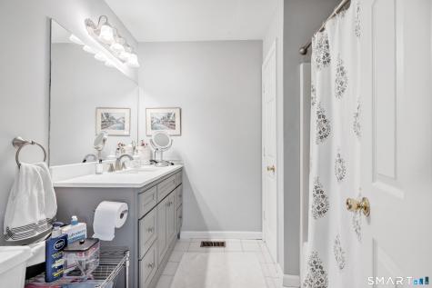30 Ivy Grove Court Shelton CT 06484