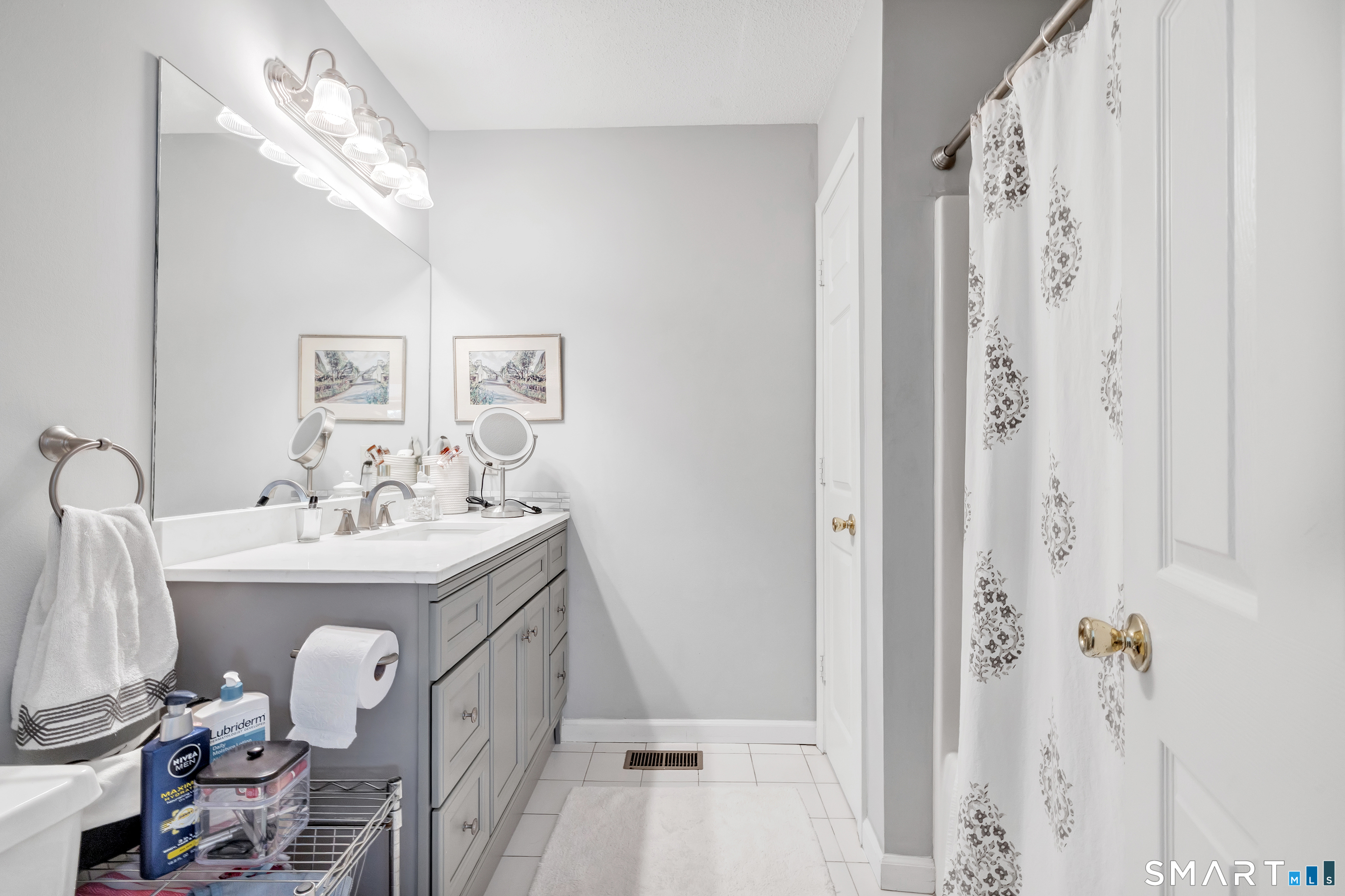 30 Ivy Grove Court Shelton CT 06484