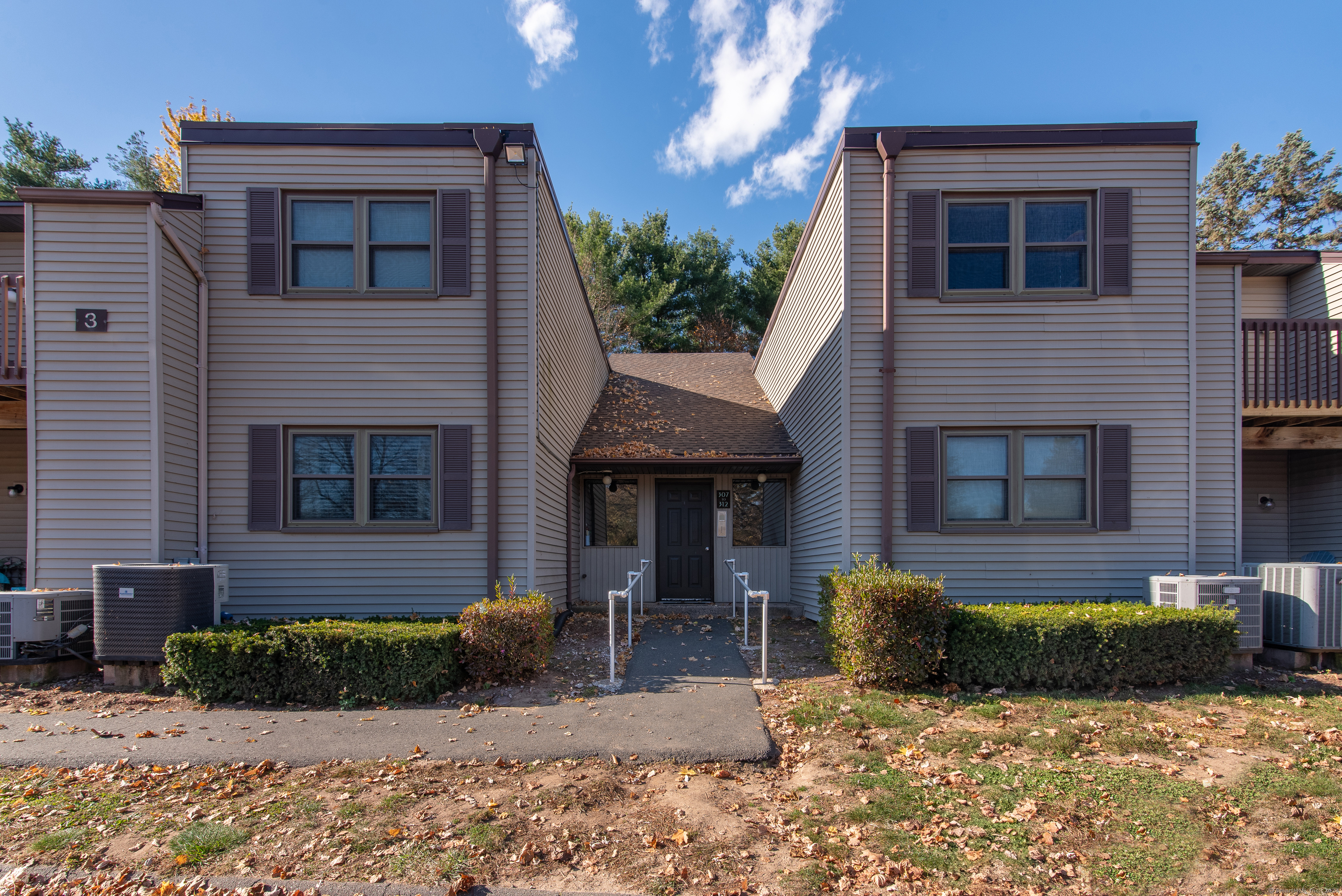 307 Twin Circle Drive South Windsor CT 06074