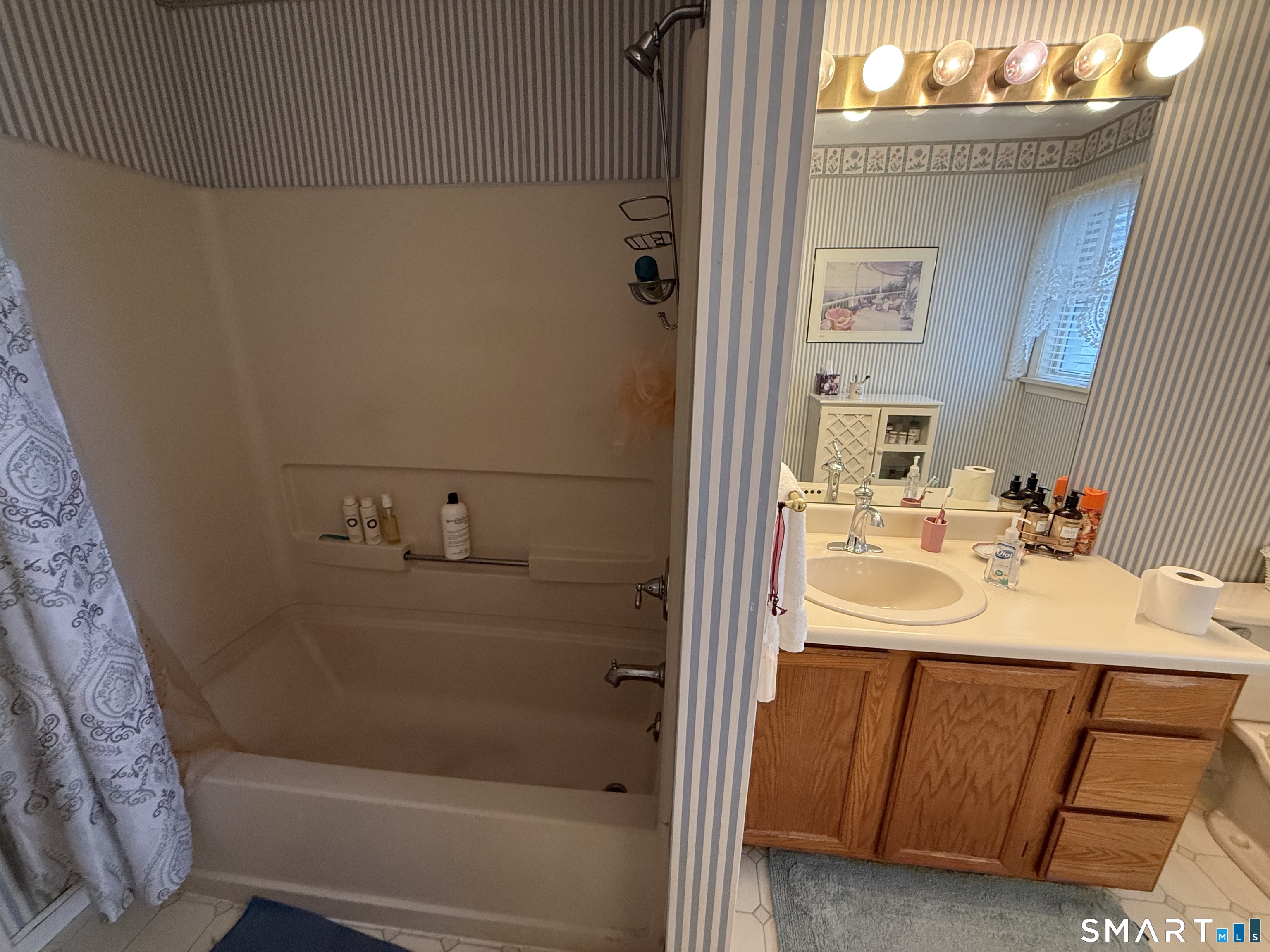 13 Quail Court Windsor Locks CT 06096