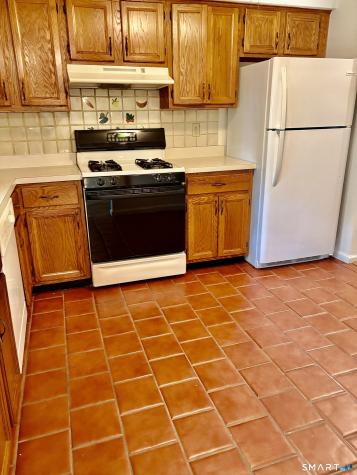 140 Thompson Street East Haven CT 06513