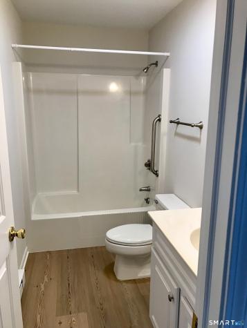 56 Founders Village Clinton CT 06413