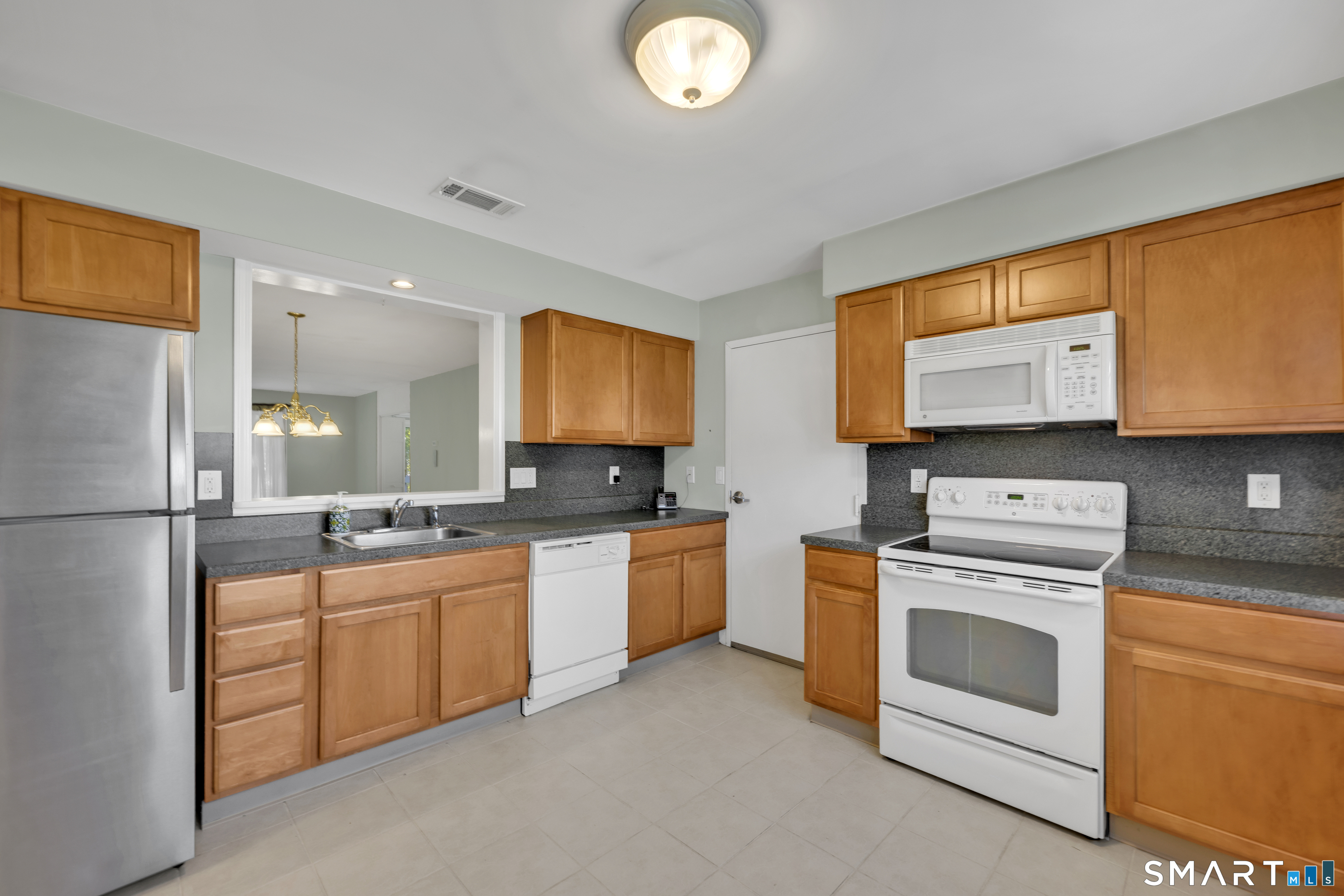 9 Memory Lane Newington CT 06111