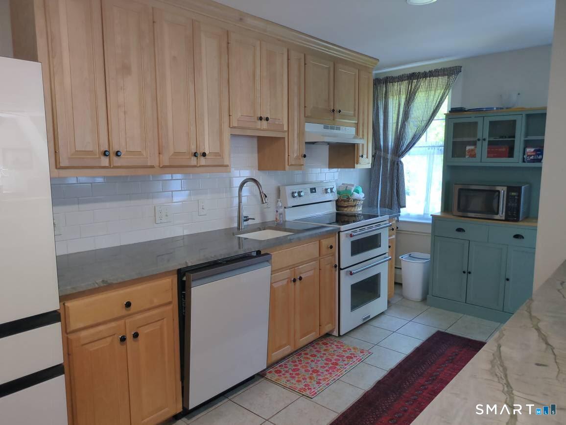 38 Lords Hill Road Stonington CT 06378