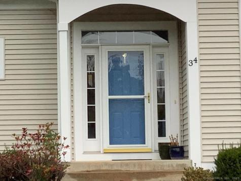 34 Woodsboro Circle Cromwell CT 06416