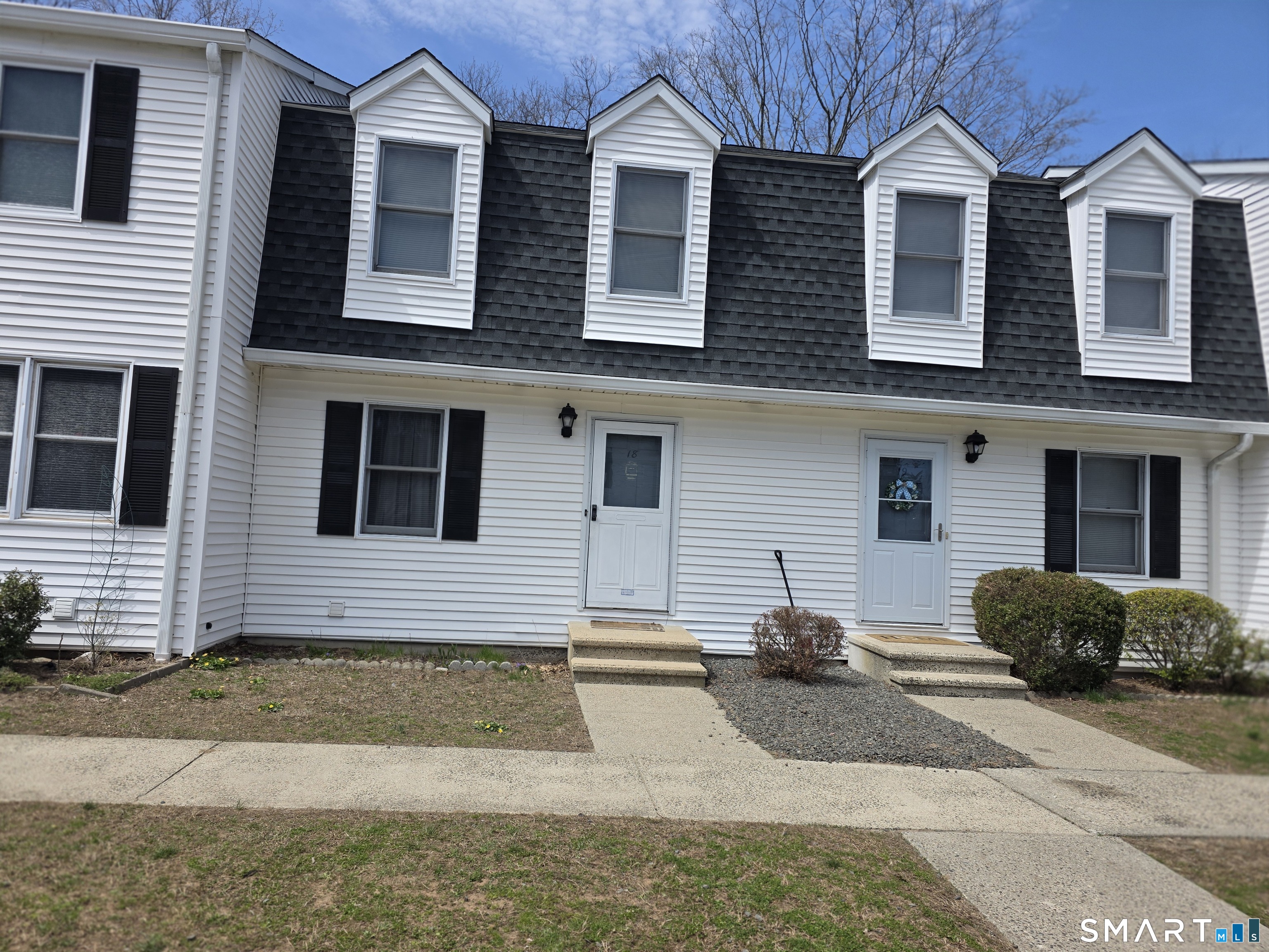 18 Colonial Village Shelton CT 06484