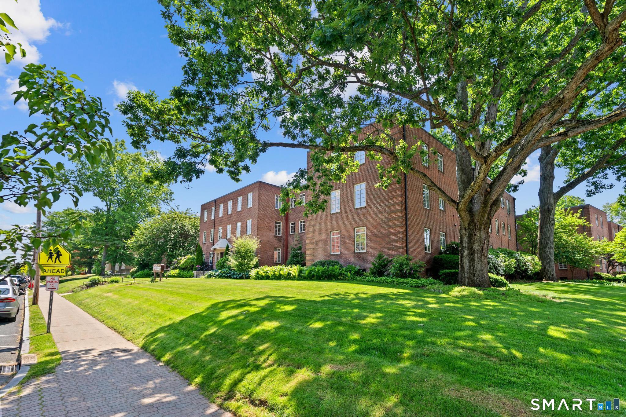 869 Farmington Avenue West Hartford CT 06119