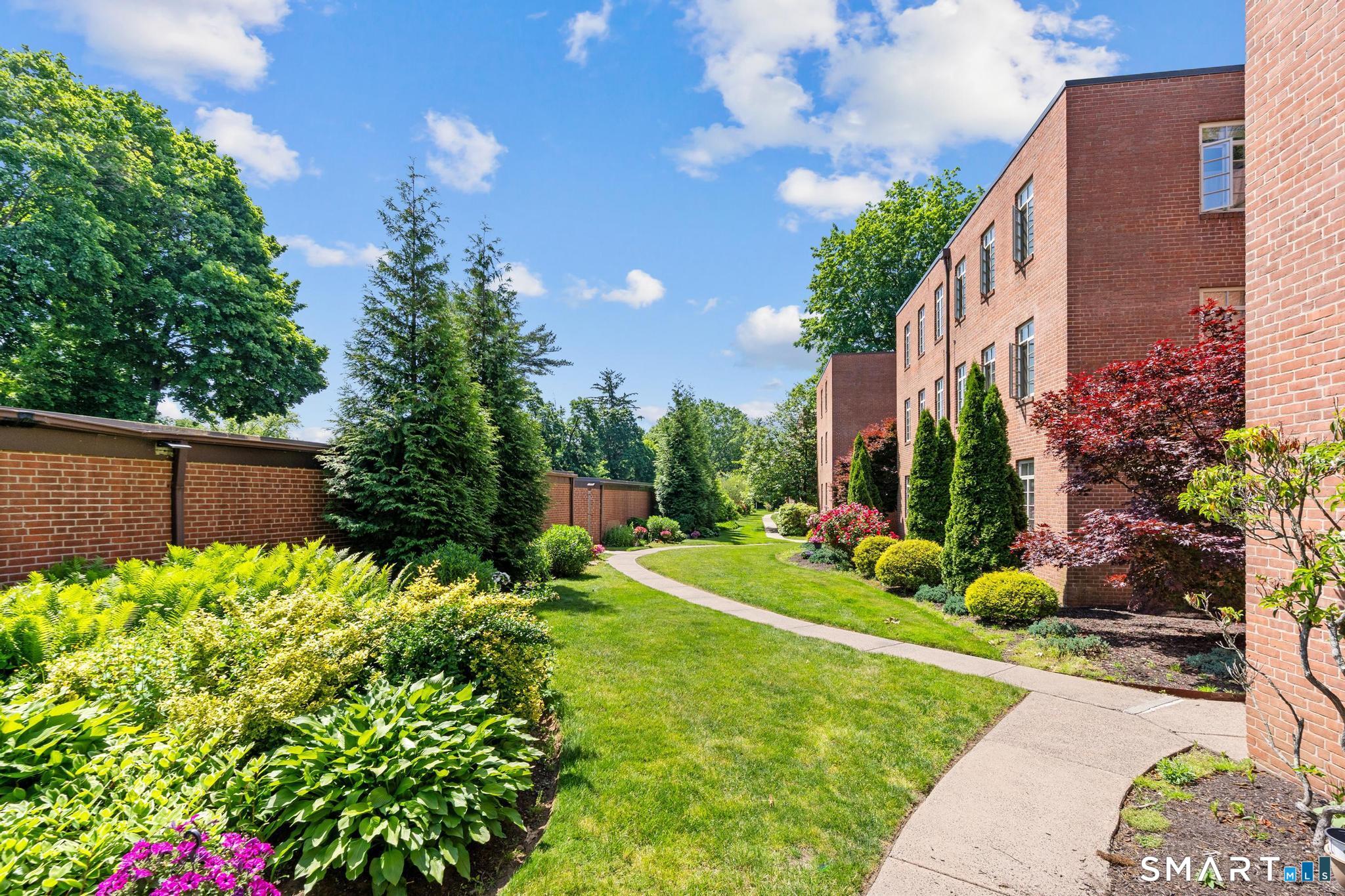 869 Farmington Avenue West Hartford CT 06119