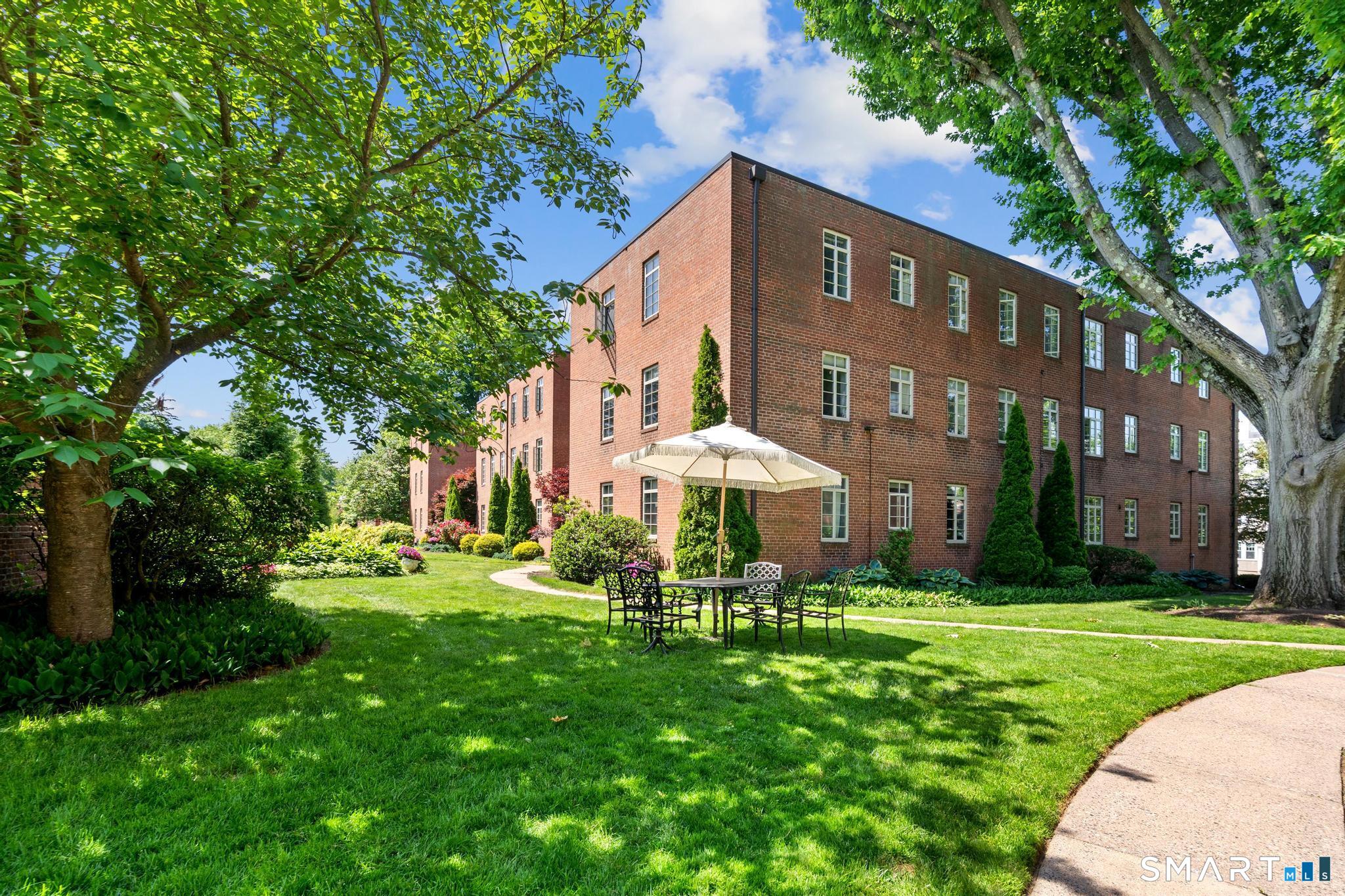 869 Farmington Avenue West Hartford CT 06119