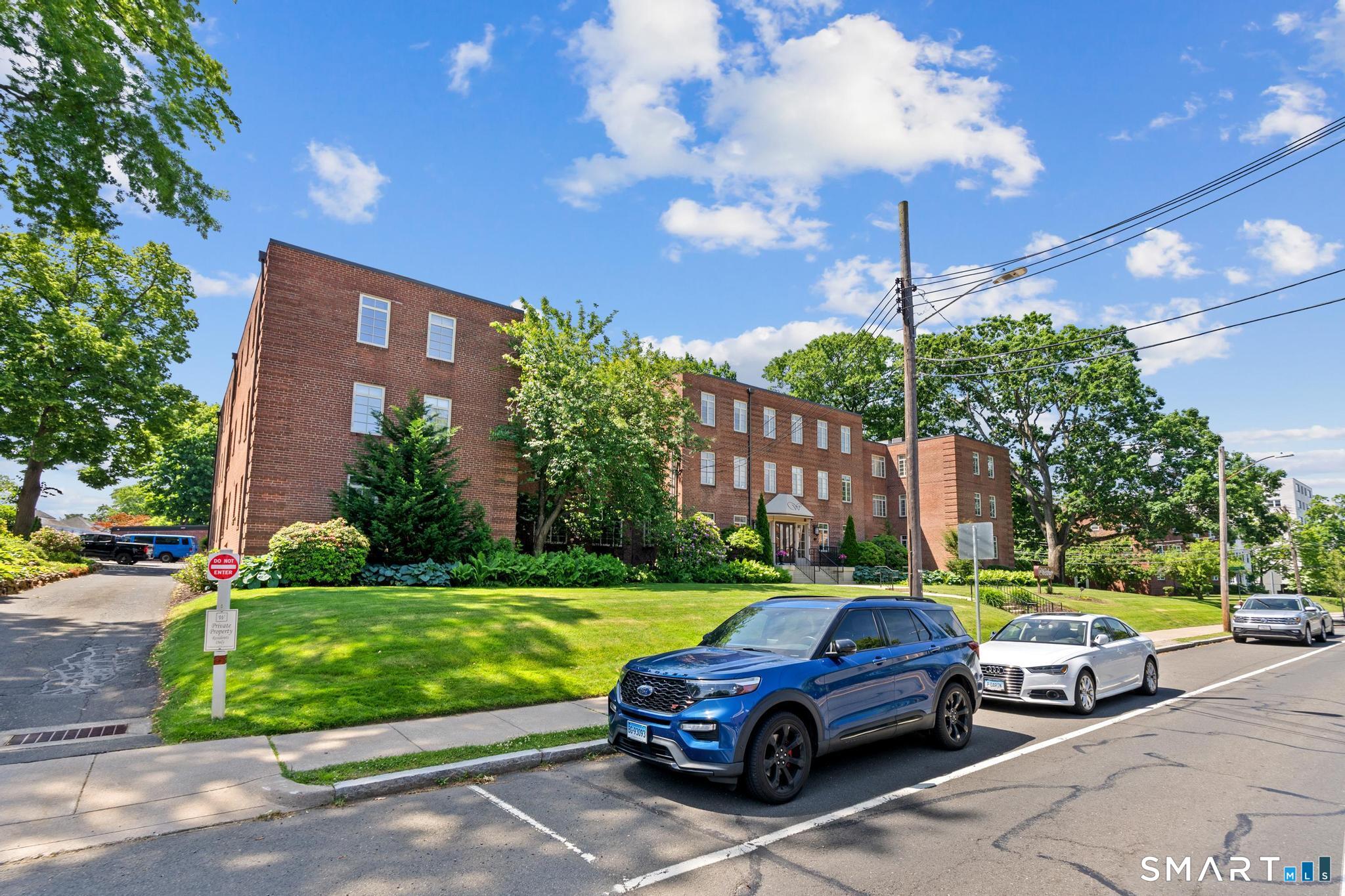 869 Farmington Avenue West Hartford CT 06119