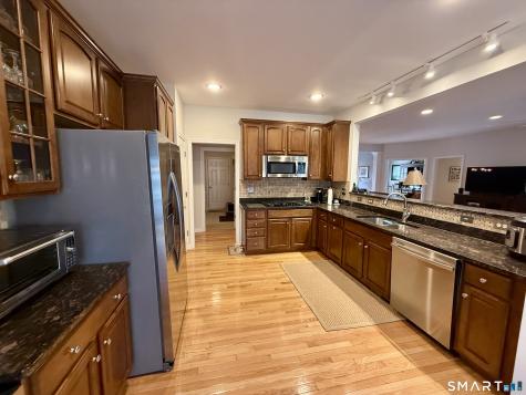575 Inverness Court Oxford CT 06478