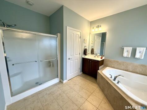 575 Inverness Court Oxford CT 06478