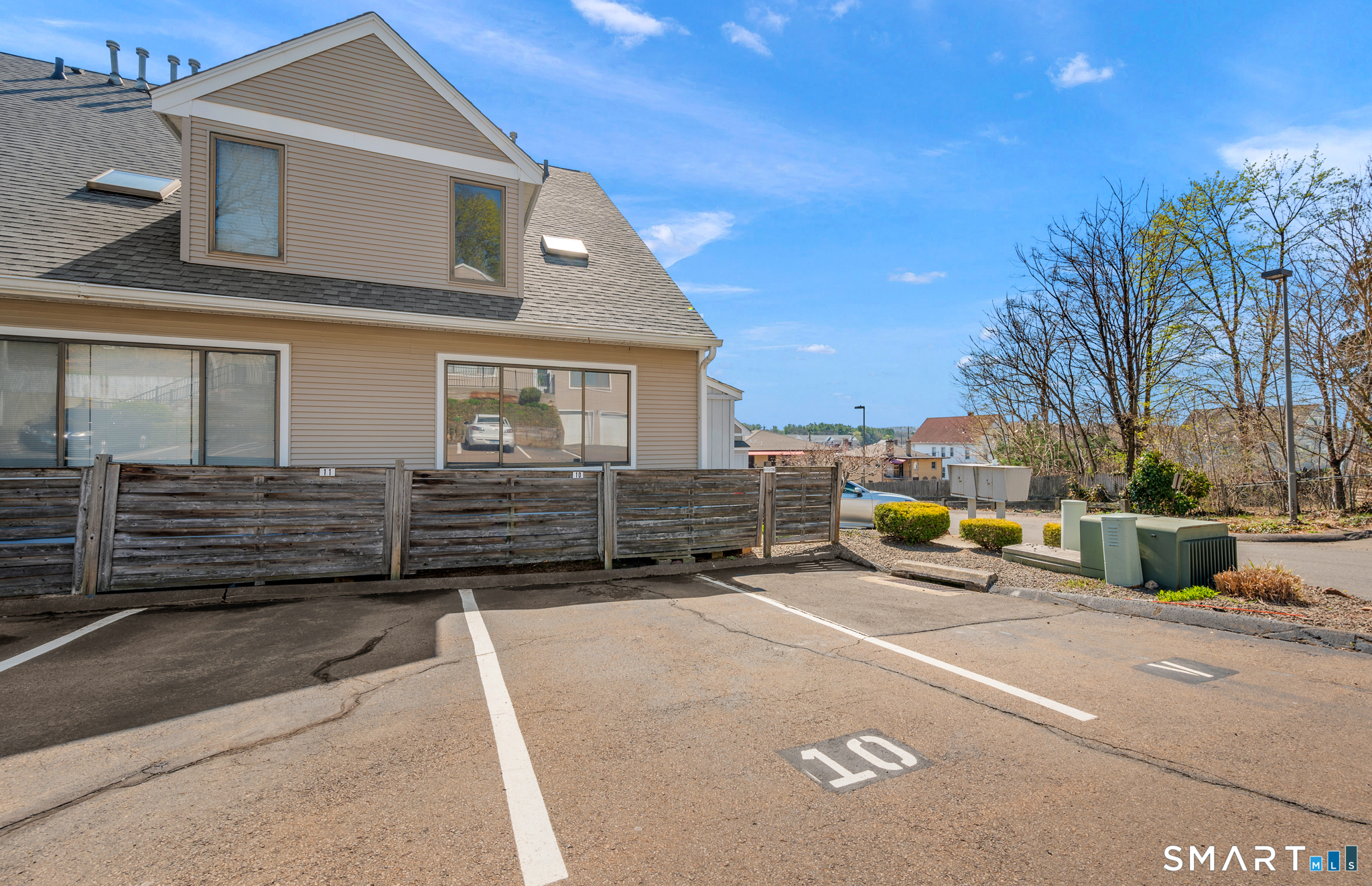 1690 Dixwell Avenue Hamden CT 06514