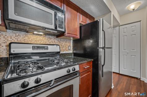 1690 Dixwell Avenue Hamden CT 06514