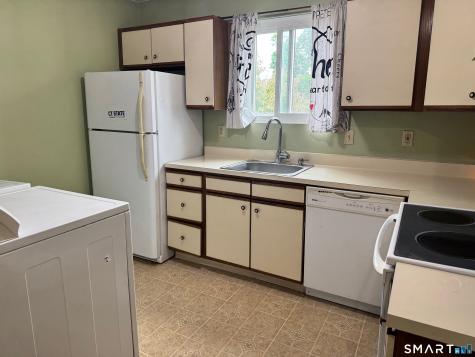806 Hartford Road Manchester CT 06040