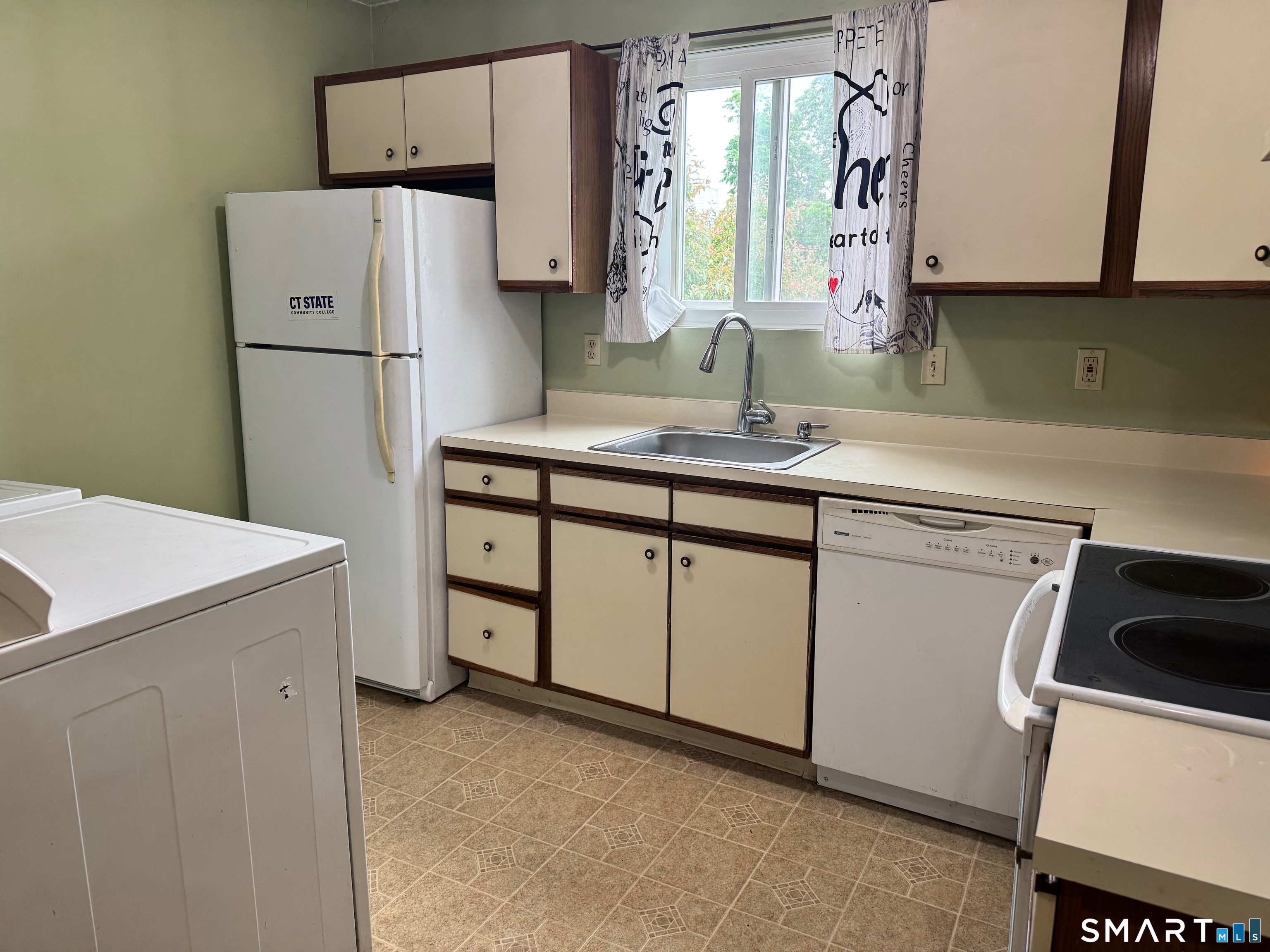 806 Hartford Road Manchester CT 06040