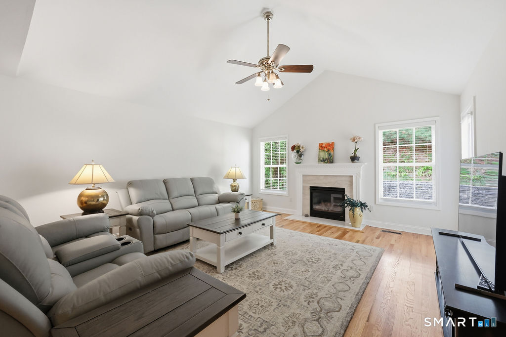 98 Haley Lane Newtown CT 06482