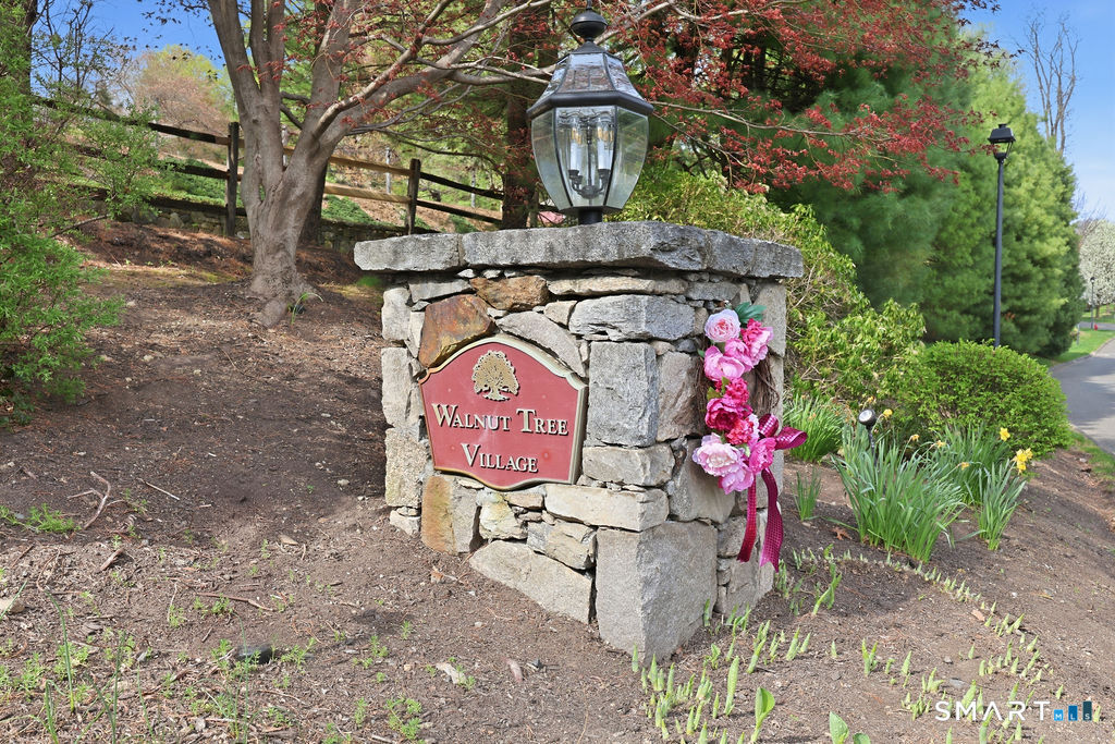 98 Haley Lane Newtown CT 06482