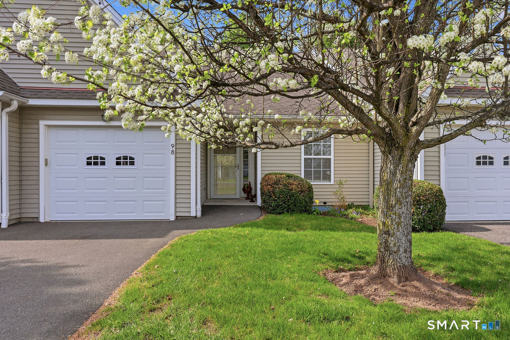 98 Haley Lane Newtown CT 06482