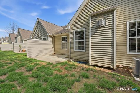 98 Haley Lane Newtown CT 06482