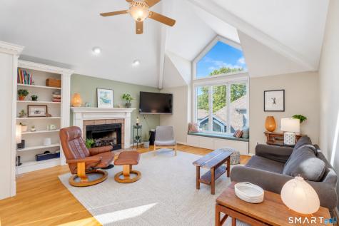 18 Elizabeth Court Stonington CT 06355