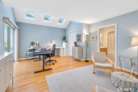 18 Elizabeth Court Stonington CT 06355
