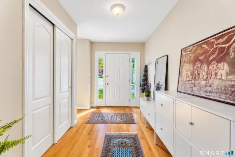 18 Elizabeth Court Stonington CT 06355