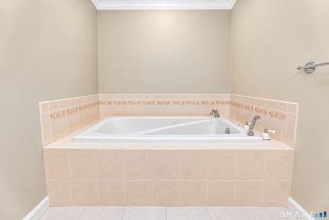 18 Elizabeth Court Stonington CT 06355