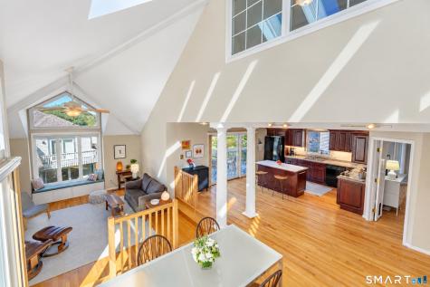 18 Elizabeth Court Stonington CT 06355