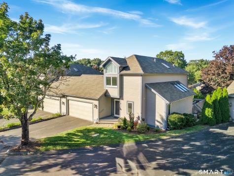 18 Elizabeth Court Stonington CT 06355