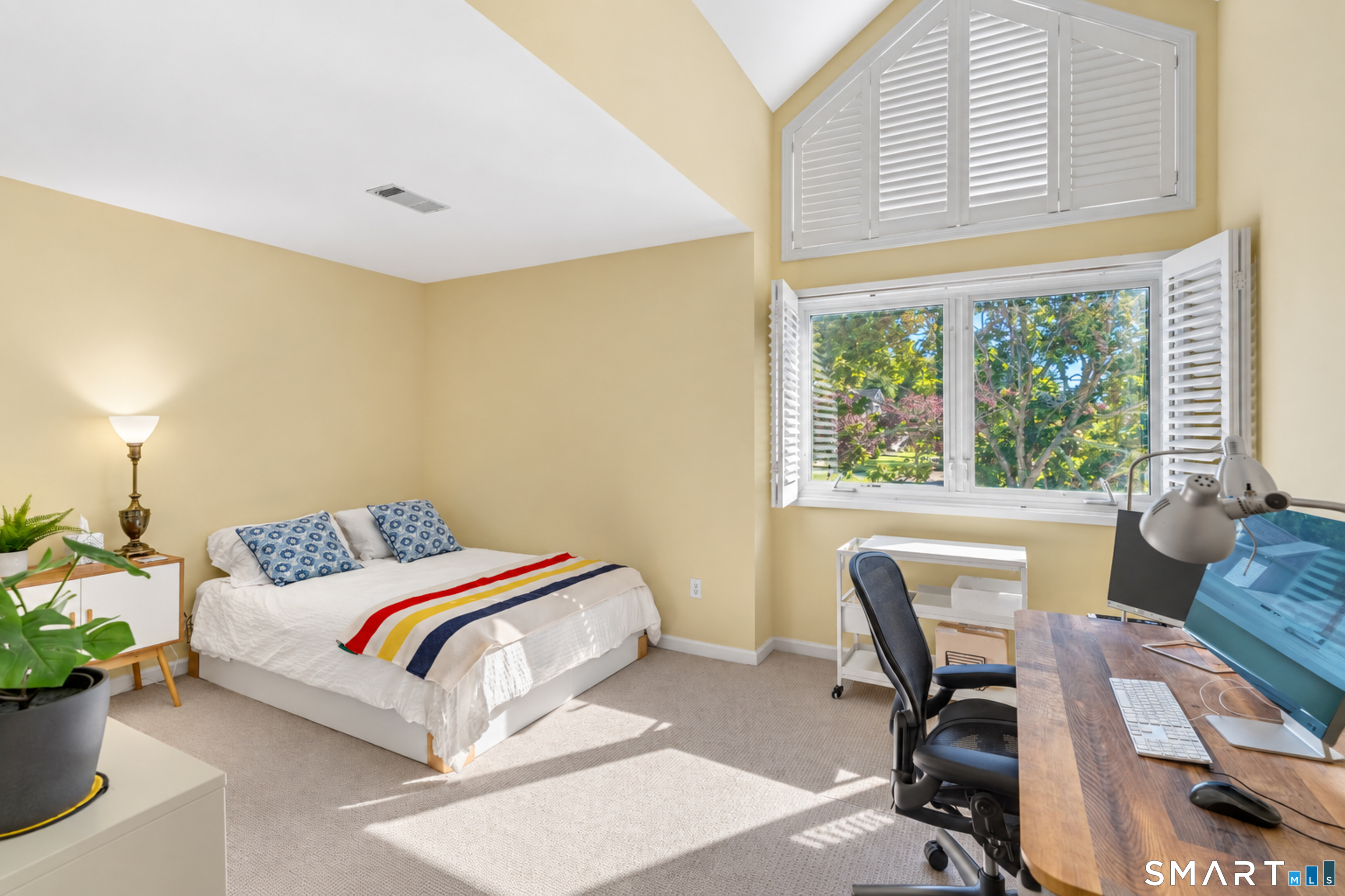 18 Elizabeth Court Stonington CT 06355