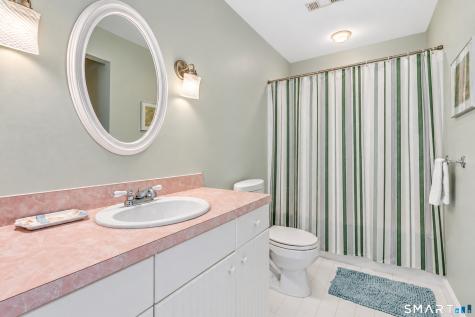18 Elizabeth Court Stonington CT 06355