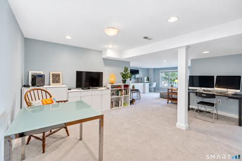 18 Elizabeth Court Stonington CT 06355
