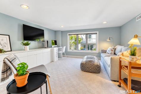 18 Elizabeth Court Stonington CT 06355
