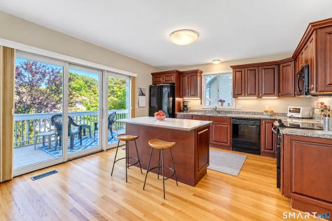 18 Elizabeth Court Stonington CT 06355