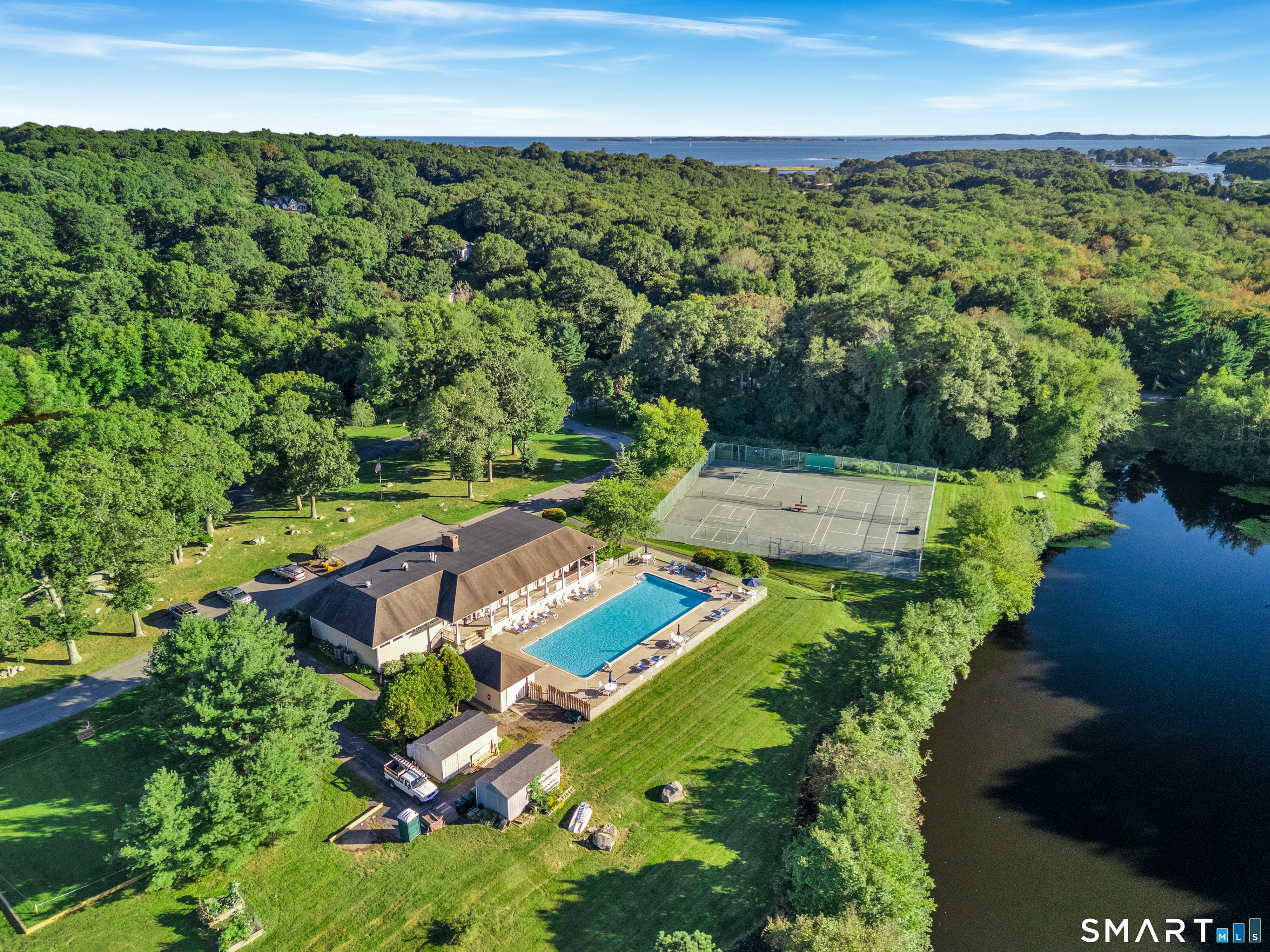 18 Elizabeth Court Stonington CT 06355