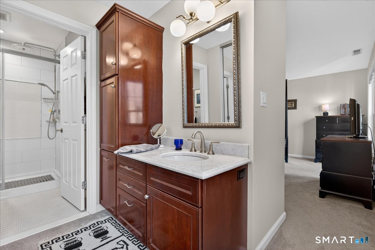 1925 Shepard Avenue Hamden CT 06518