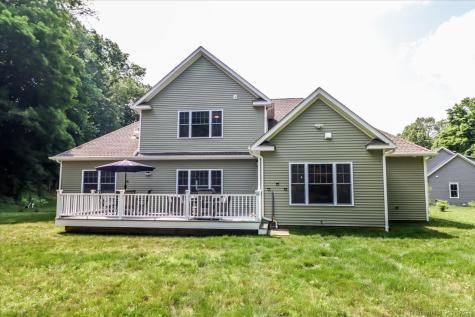 11 Tall Oaks Drive New Milford CT 06776