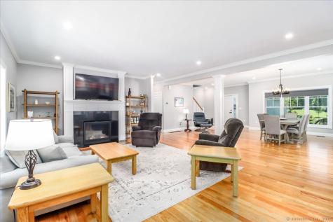 11 Tall Oaks Drive New Milford CT 06776