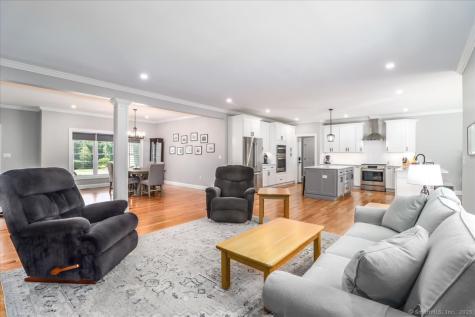 11 Tall Oaks Drive New Milford CT 06776