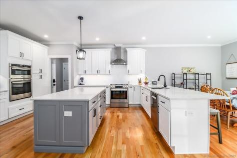 11 Tall Oaks Drive New Milford CT 06776