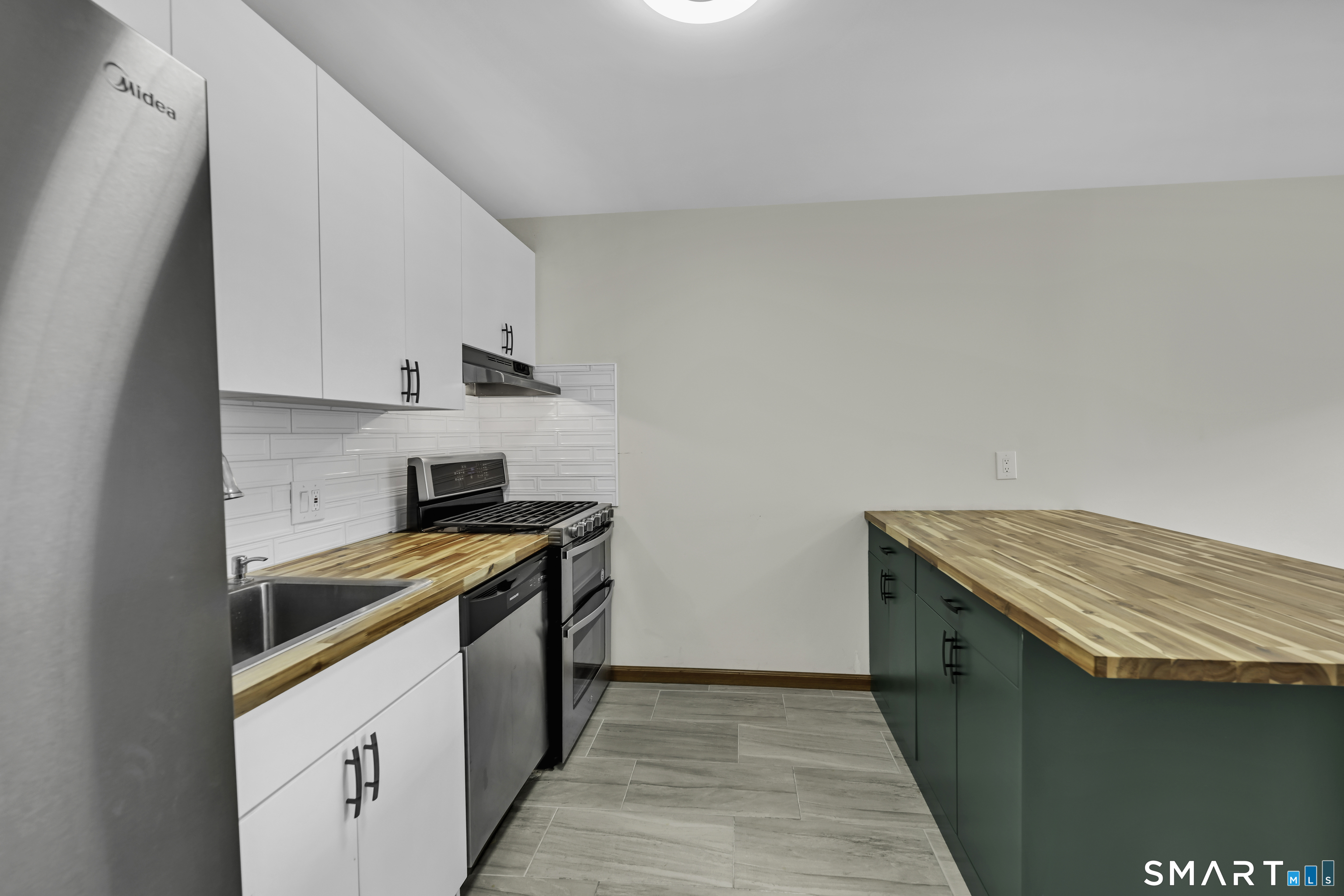 27 Cottonwood Road Newington CT 06111
