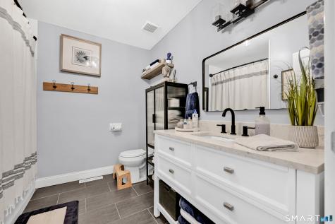 5 Hampton Park Branford CT 06405